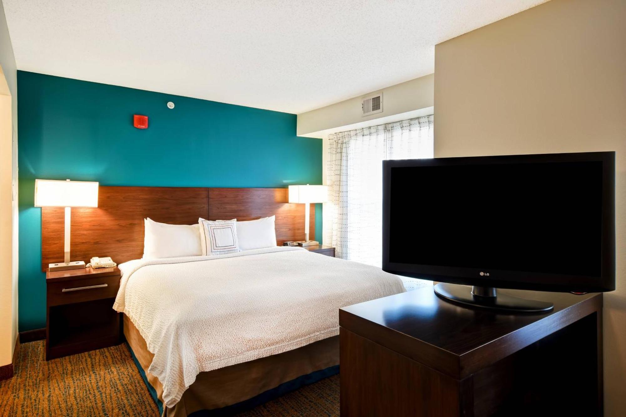 Standard Queen Room Two Queen Beds City View Mobility Hearing Accessible or Tub,1632998577:JPEG
